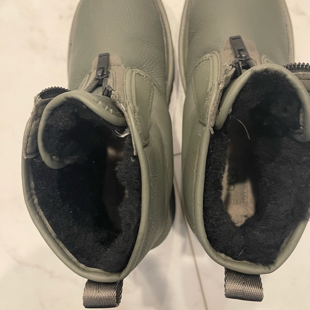 Ugg Olive Green Winter Boots With Black Lining